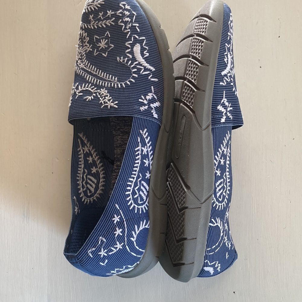 New Yuyu Embroidered Slip-On Elastic Padded Foam Footbed Flats Women’s 10 - Picture 7 of 15